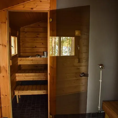 Loma-autio Taehti Alpstuga *